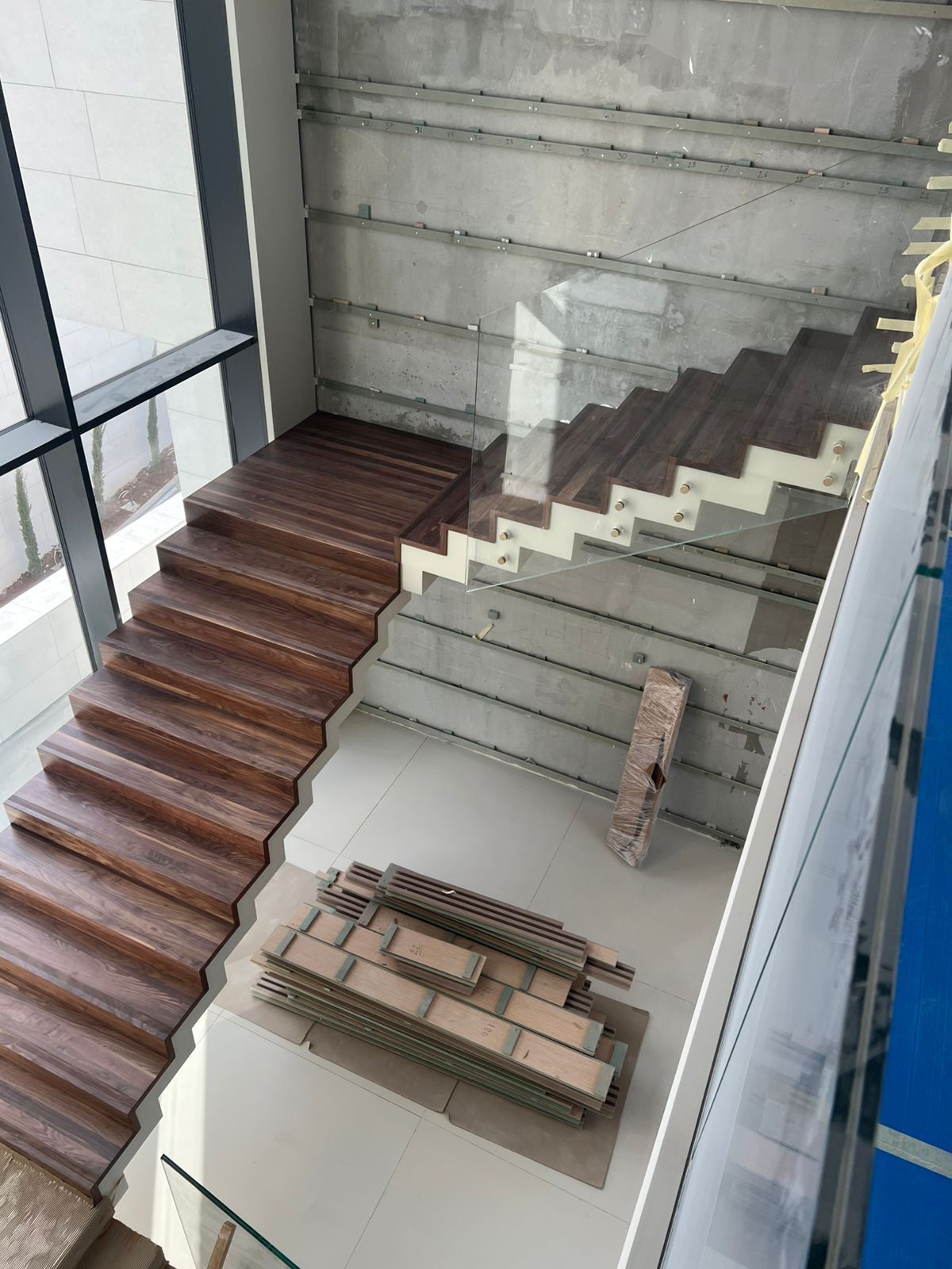 PHOTO 2024 12 06 07 35 42