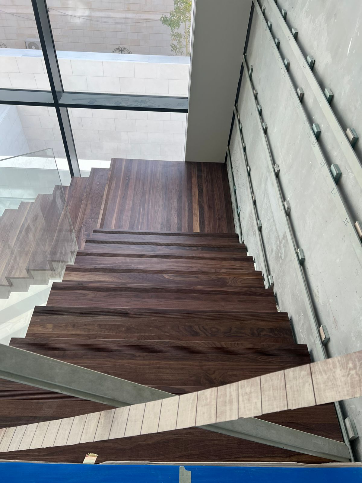 PHOTO 2024 12 06 07 35 43